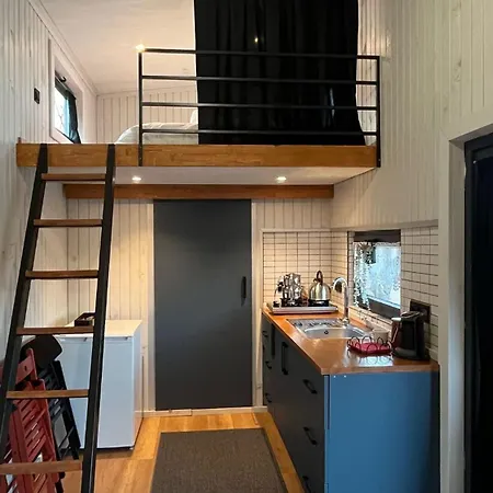 Loft Black